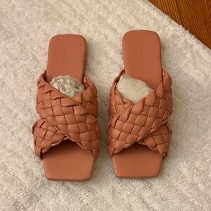 Women's Woven Leather Sandals - pink
